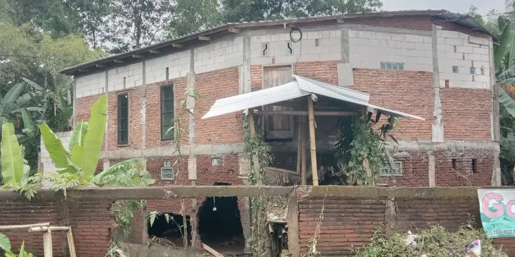 sutiaji - Sutiaji Temukan Bangunan Liar di Lokasi Luapan Air Sungai