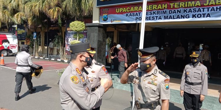 Kapolresta Malang Kota, Kombes Pol Budi Hermanto memimpin sertijab pejabat Polresta Malang Kota. Foto: M Sholeh