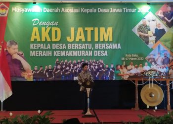 Wakil Gubernur Jawa Timur, Emil Elistianto Dardak saat membuka Musda Asosiasi Kepala Desa (AKD) se-Jawa Timur, di Kota Batu, pada (17/3/2022). Foto: Ulul Azmy
