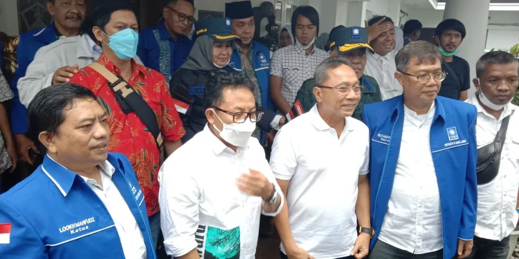 Ketua Umum PAN, Zulkifli Hasan menyambangi Wali Kota Malang, Sutiaji. Foto: M Sholeh