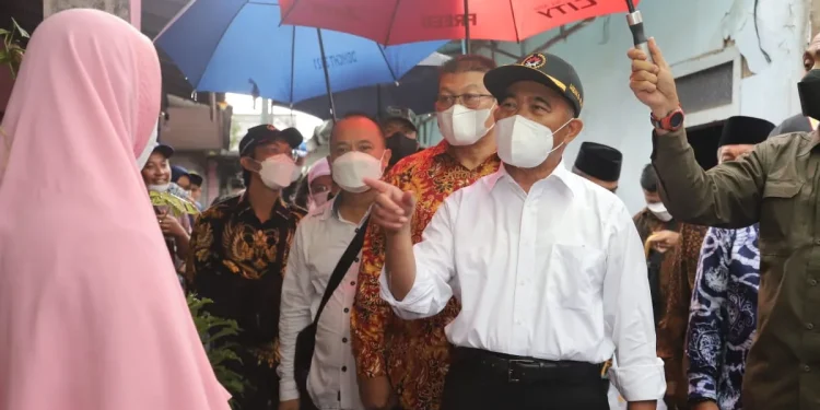 muhadjir - Muhadjir Kunjungi Rumah 3x3 Meter di Wajak yang Dihuni 7 Orang