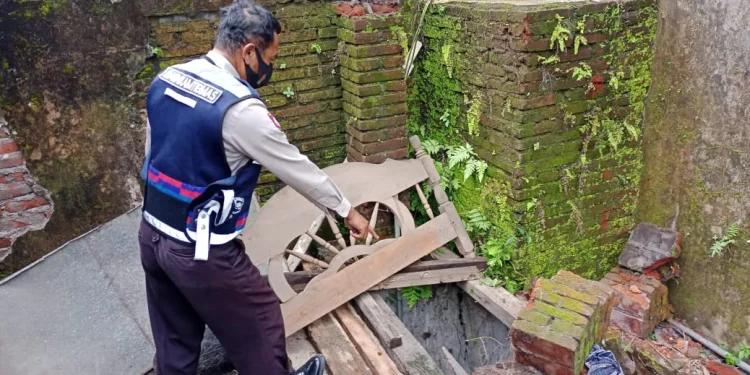 Sumur tempat korban terjatuh. Foto: Humas Polres Malang