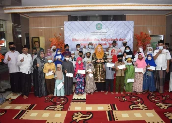 tradisi - Jaga Tradisi, FEB Unisma Gelar Santunan Yatim Duafa hingga Khotmil Quran