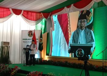 Ketua Umum PBNU, KH Yahya Cholil Staquf menyampaikan pidatonya dalam Haul ke-5 KH Hasyim Muzadi di Kota Malang. Foto: M Sholeh