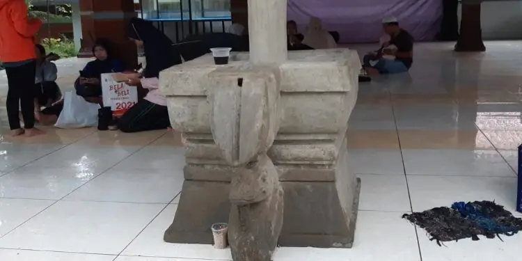 Batu lingga di Museum Singhasari