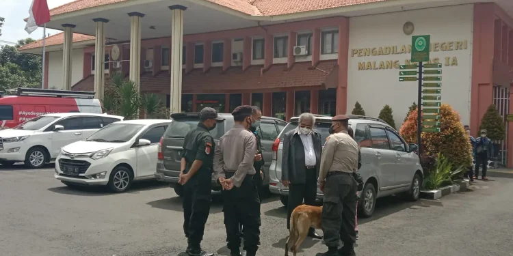 Persidangan kasus SMA SPI Kota Batu.