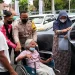 POlisi jemput lansia Kota malang