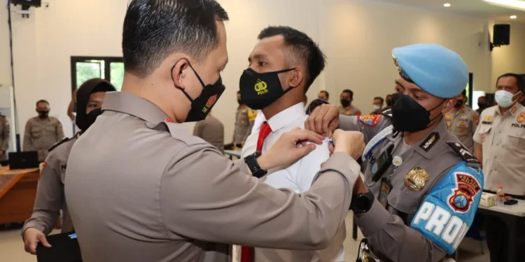 Melantik tim Saber Judi Pilkades Malang