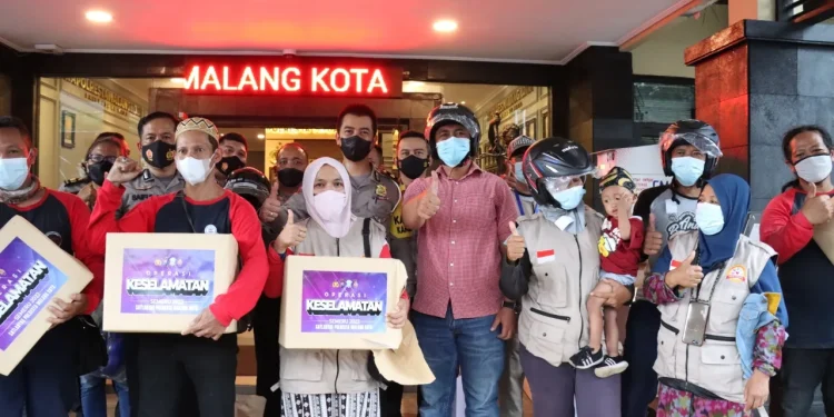 Relawan Operasi Semeru