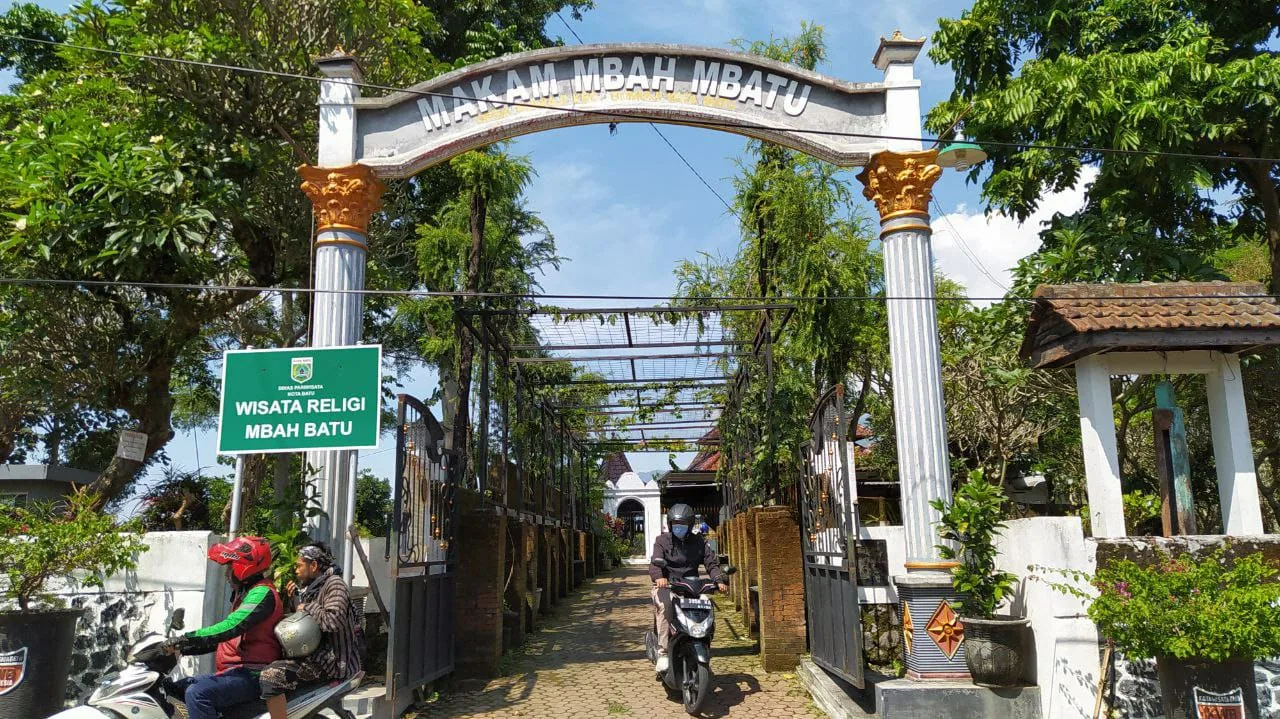 makam mbah tuwo