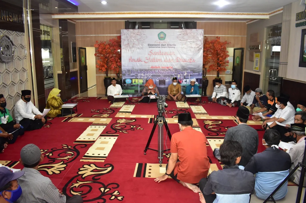 FEB Unisma berbagi