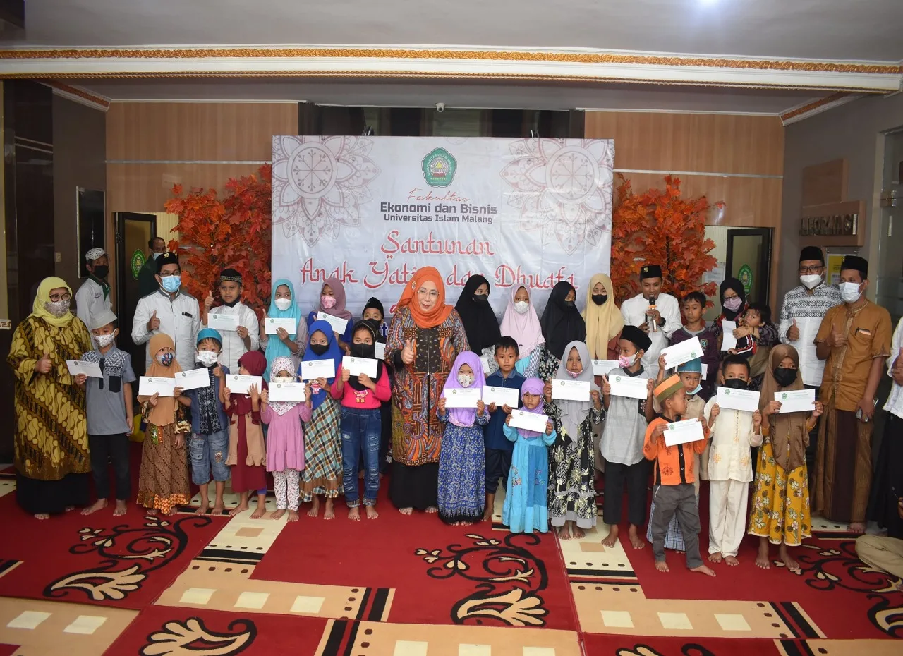FEB Unisma berbagi