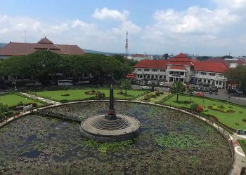 Alun-alun Tugu Kota Malang.