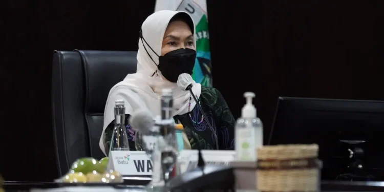 Wali Kota Batu, Dewanti Rumpoko
