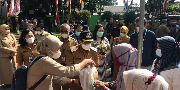 Wali Kota Malang Distribusi program pangan
