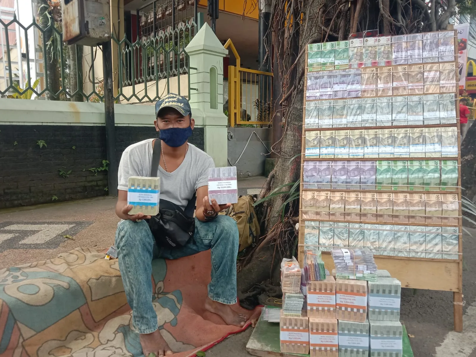 jasa tukar uang