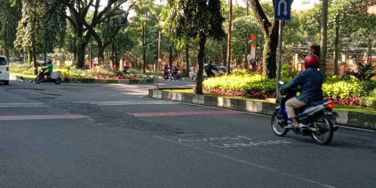 Jalan Berlubang di Kota Malang