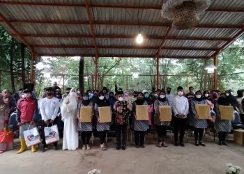 Wali Kota Batu bersama Pasukan Kuning