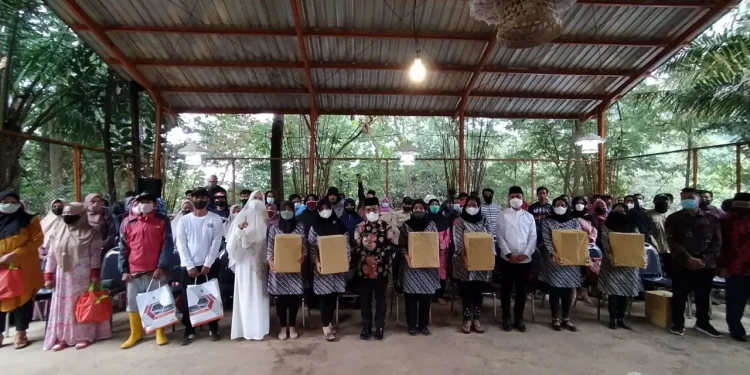 Wali Kota Batu bersama Pasukan Kuning