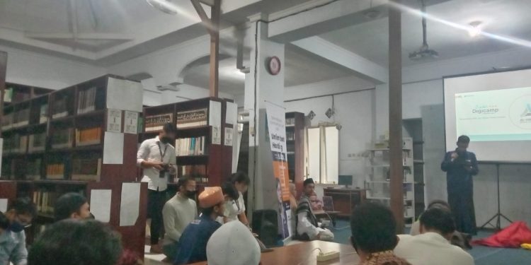 Santri terima pelatihan konten digital untuk umkm di Malang