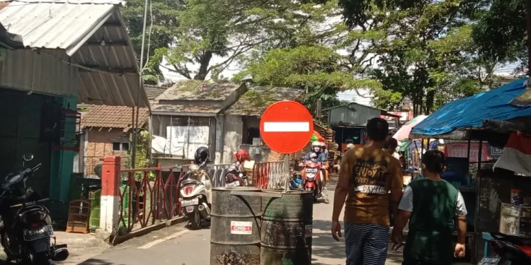 Akses jembatan splindit hanya untuk pejalan kaki