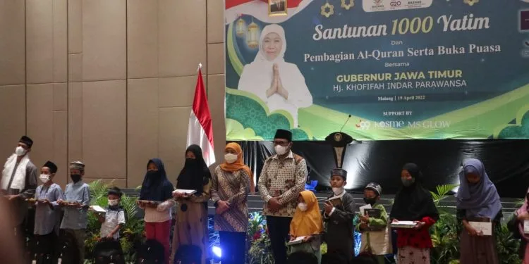 Santunan kepada anak yatim malang raya