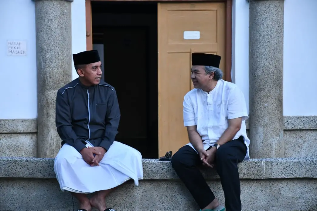 dr aqua dwipayana