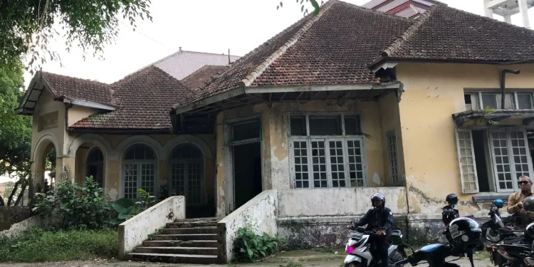rumah tua