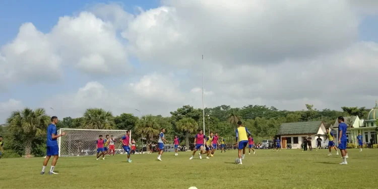Arema latihan