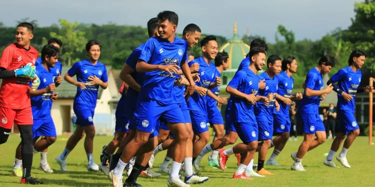 Pemain Arema FC latihan perdana