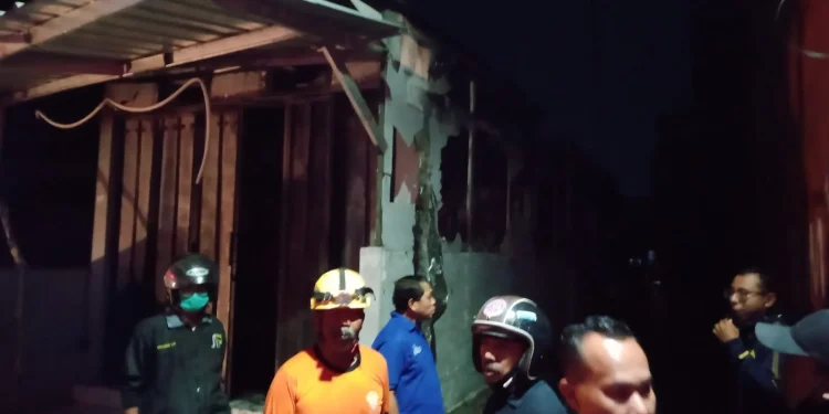 Bengkel motor terbakar