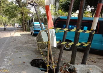 Lubang menganga