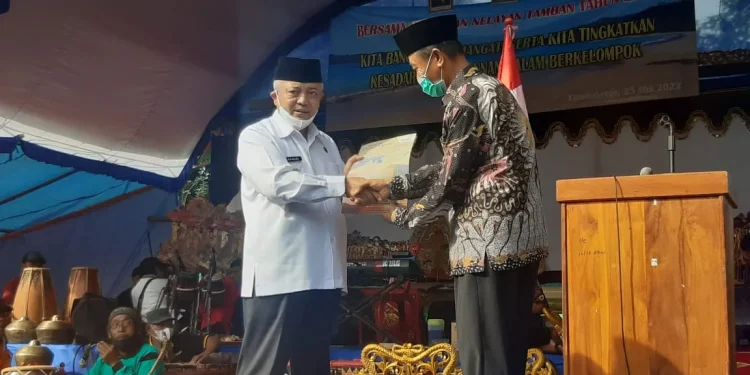 Bupati Sanusi silaturahmi ke nelayan