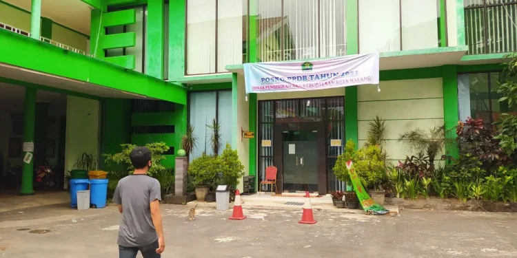 Posko PPDB Dinas Pendidikan Kota Malang