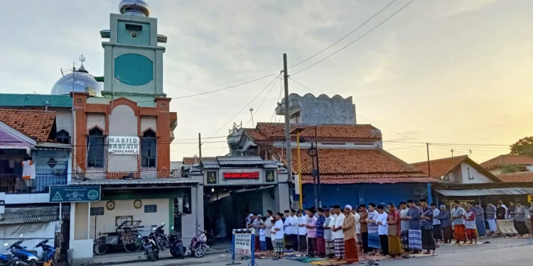 Shalat Idul Fitri di Jalan