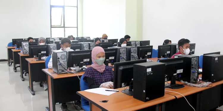 Perserta UTBK di Kampus UB