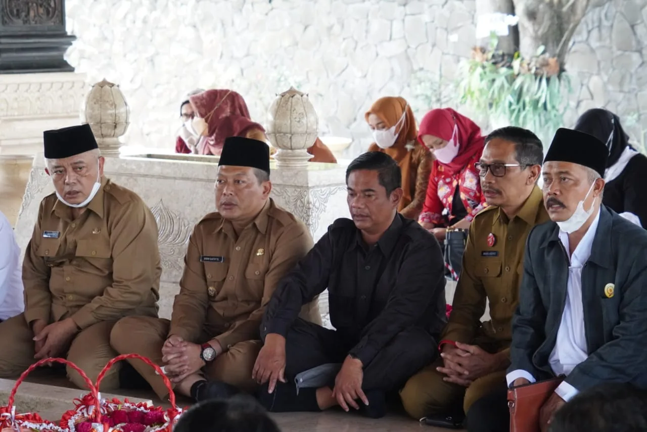 kunjungan kerja