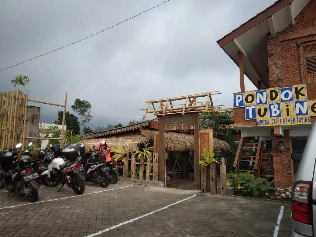 pondok tubing