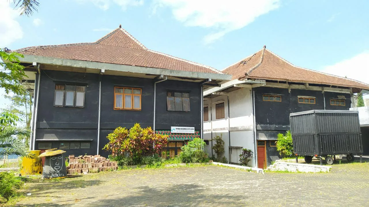 gedung kesenian mbatuaji