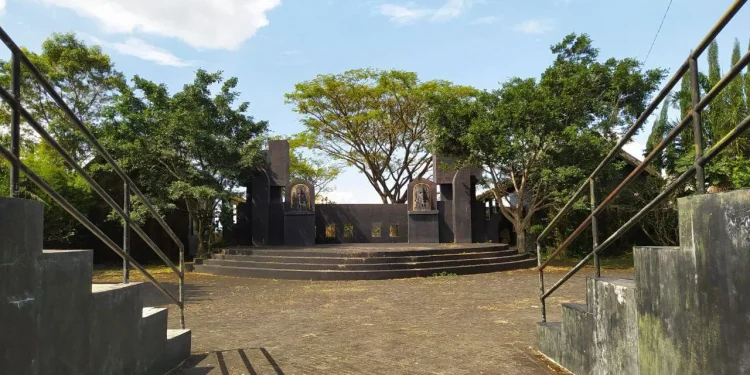 gedung kesenian mbatuaji