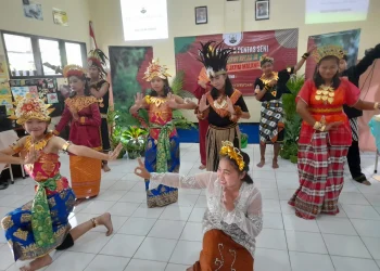 pentas seni