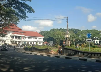 Bundaran Tugu Kota Malang