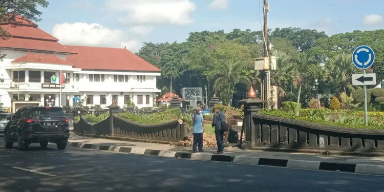 Tembok Bundaran Tugu Kota Malang