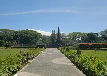 alun-alun tugu kota malang