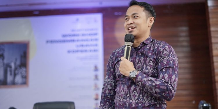 Syauqi Haris, M.Kom saat menyampaikan materi di Workshop Pengembangan Usaha Koperasi. Foto: dok. Syauqi Haris