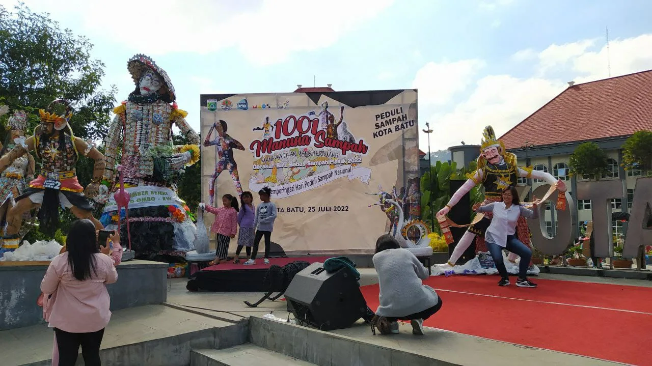 balai kota among tani