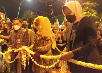 Khofifah resmikan Jatim Kominfo digital
