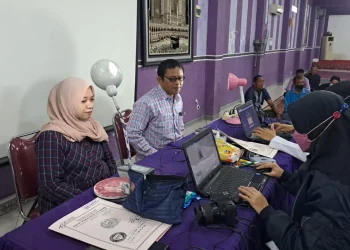 Jemput Bola Layani Pemohonan Calon Jemaah Umrah, Imigrasi Malang Adakan Eazy Passport di Wardah Tour & Travel Lumajang