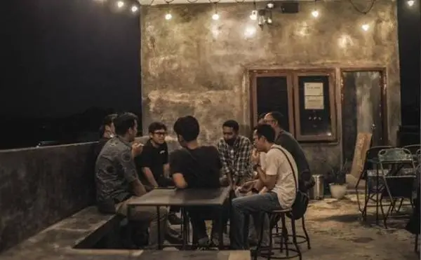 kafe - Lima Kafe Hidden Gems di Malang