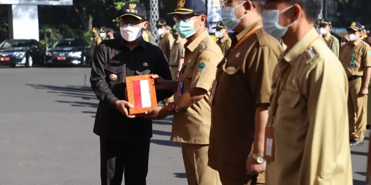 Pemkot Malang dan 10 juta bendera Merah putih